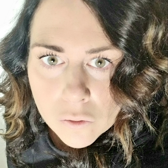 Meet your Posher, Rolanda - Picture 2 of 2